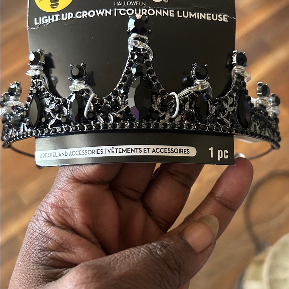 Black Light-Up Crown